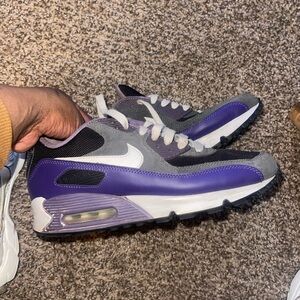 Women’s Nike Air Max size 9.5